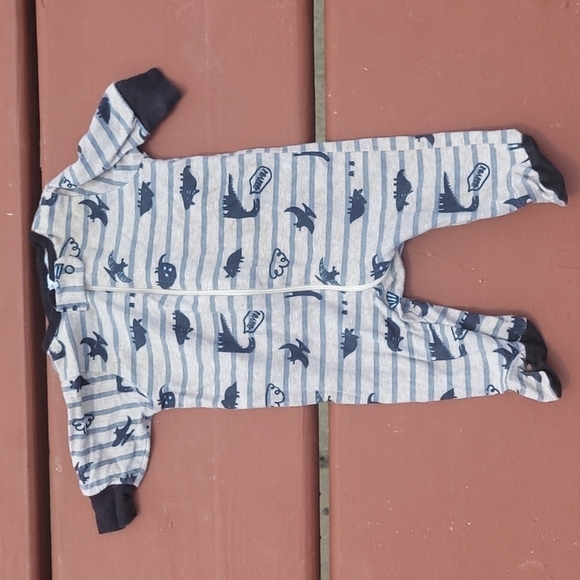 Gerber newborn striped dinosaur onesie - Picture 1 of 6